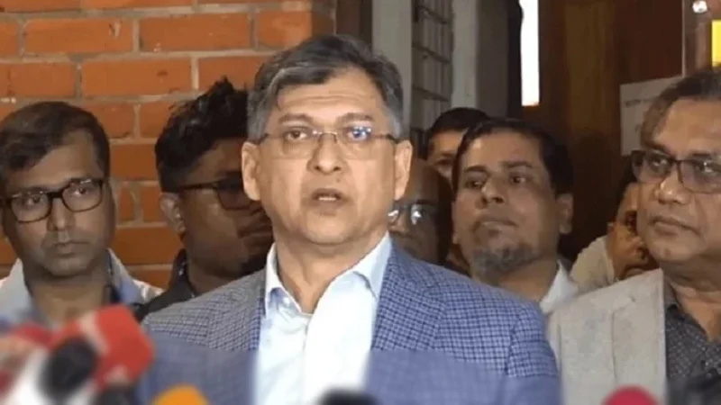 ড. ইউনূস থাকতে না চাইলে বিকল্প বেছে নেবে জনগণ: সালাহউদ্দিন আহমেদ