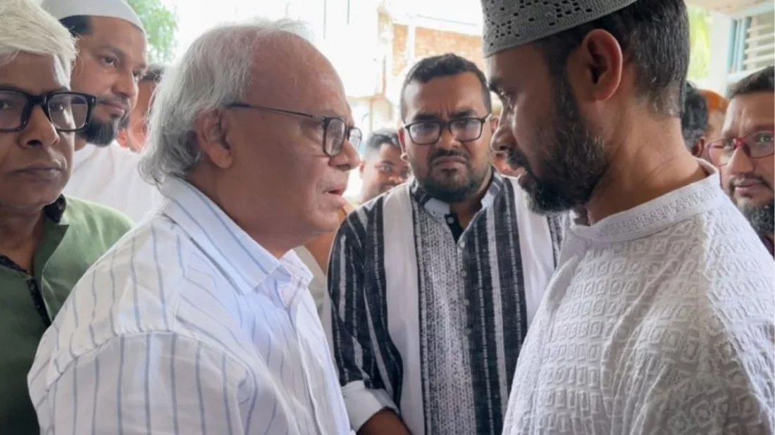 সন্তানদের কবরে যেন আর কারও দাফন না হয়- রিজভীকে পেয়ে বাবার আকুতি