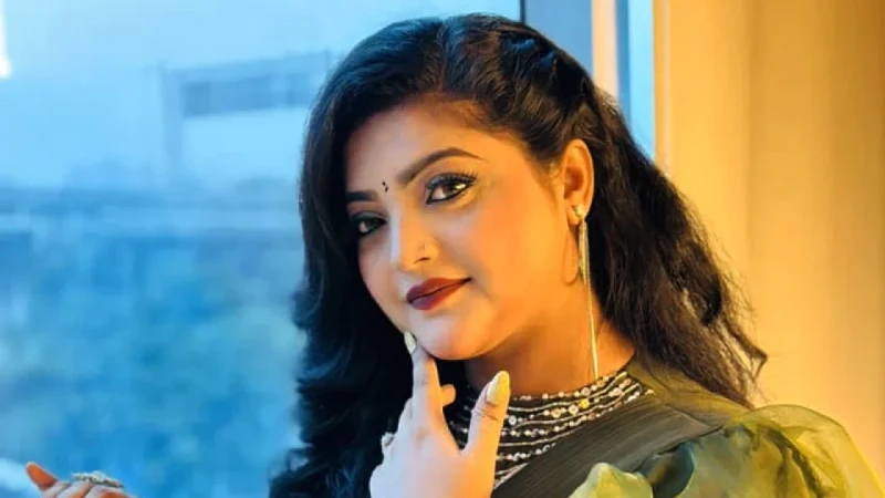 সন্তানকে নিয়ে সালমার আবেগঘন বার্তা