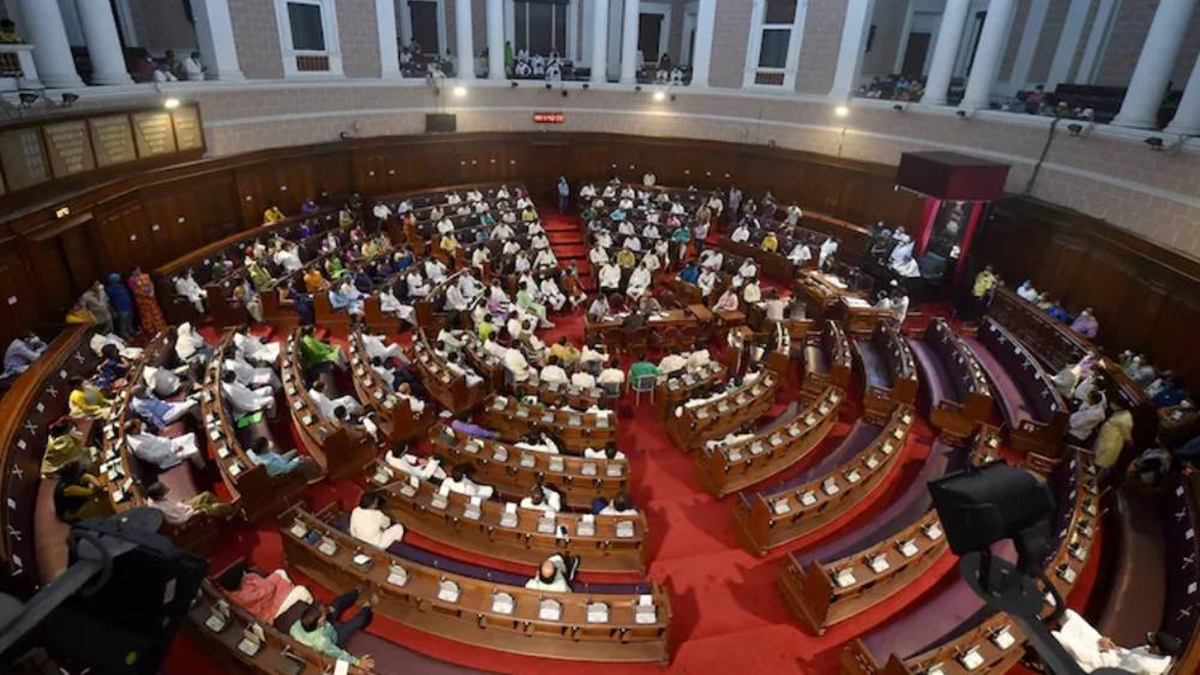 প্রথম দিনই উত্তপ্ত পশ্চিমবঙ্গের বিধানসভা, তৃণমূলের ওয়াকআউট