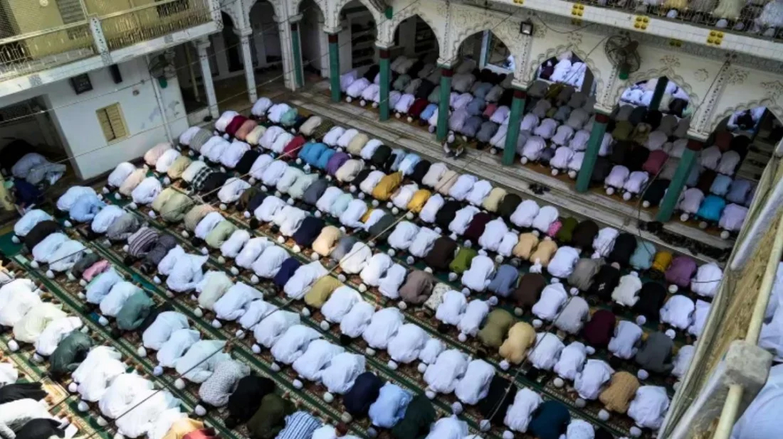 ভারতে ঈদগাহে নামাজের অনুমতি পাওয়া যাচ্ছে না, আতঙ্কে মুসলিমরা