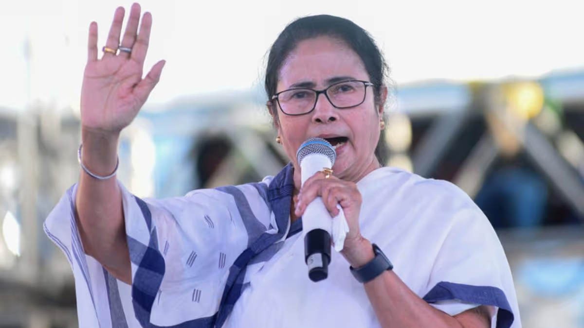 বিশাল সমাবেশের ডাক মমতার