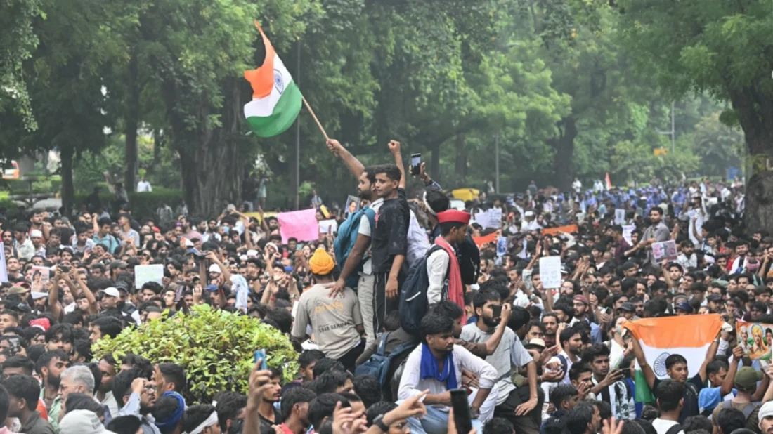 ‘মাদক দিয়ে ফাঁসিয়ে দেবো’, আন্দোলনকারী শিক্ষার্থীদের পুলিশ সদস্যের হুমকি